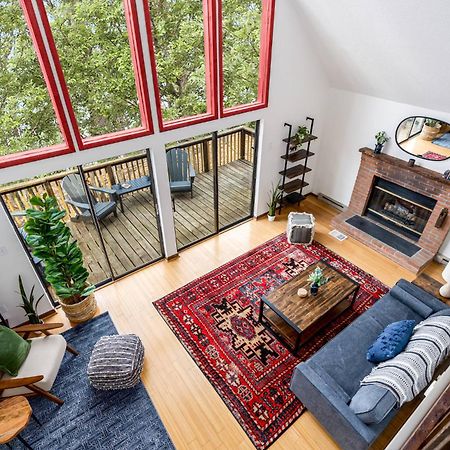 Modern Chalet Cabin W Hot Tub, Deck&Grill, & Wifi! Inwood 外观 照片
