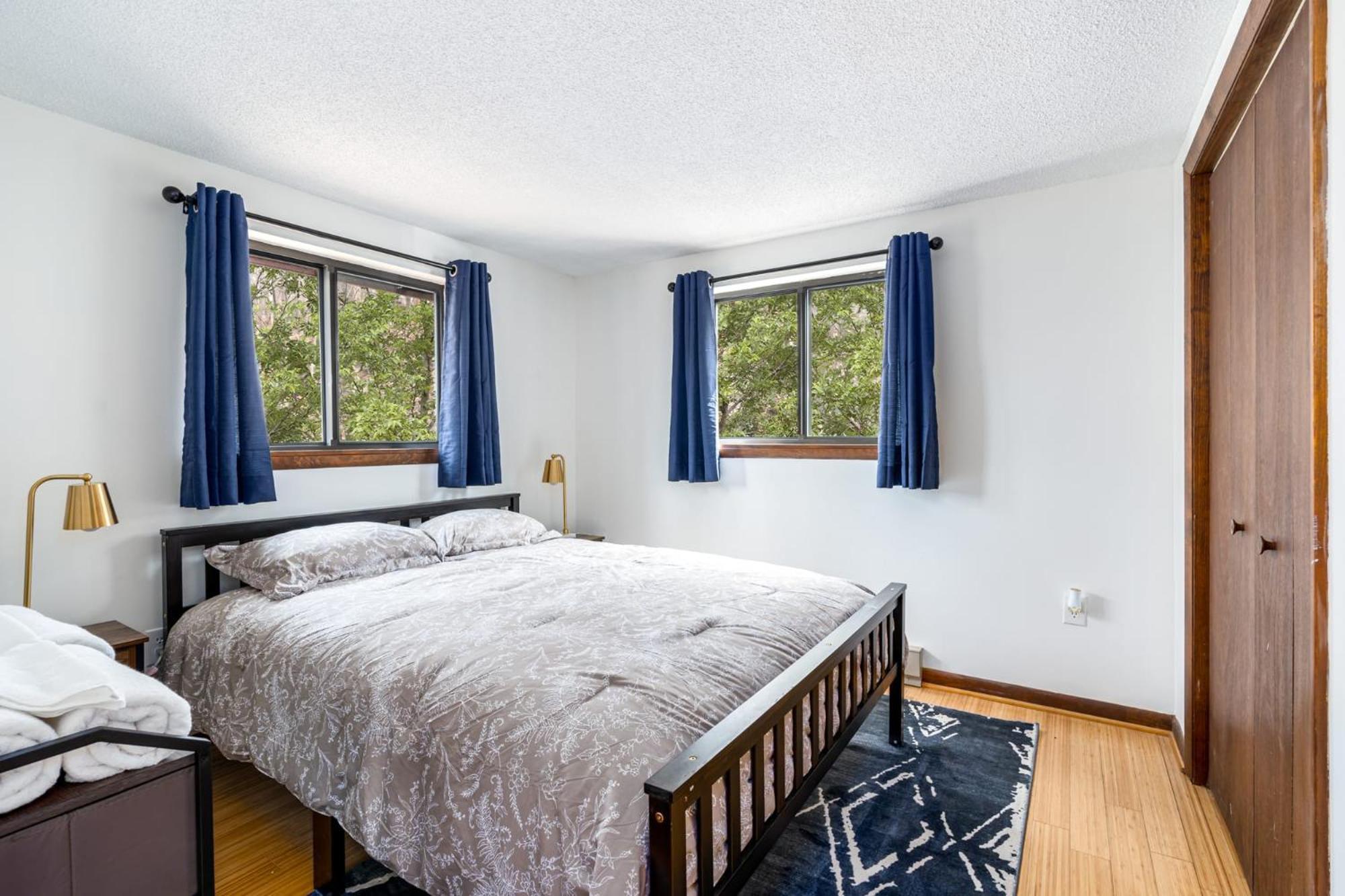 Modern Chalet Cabin W Hot Tub, Deck&Grill, & Wifi! Inwood 外观 照片