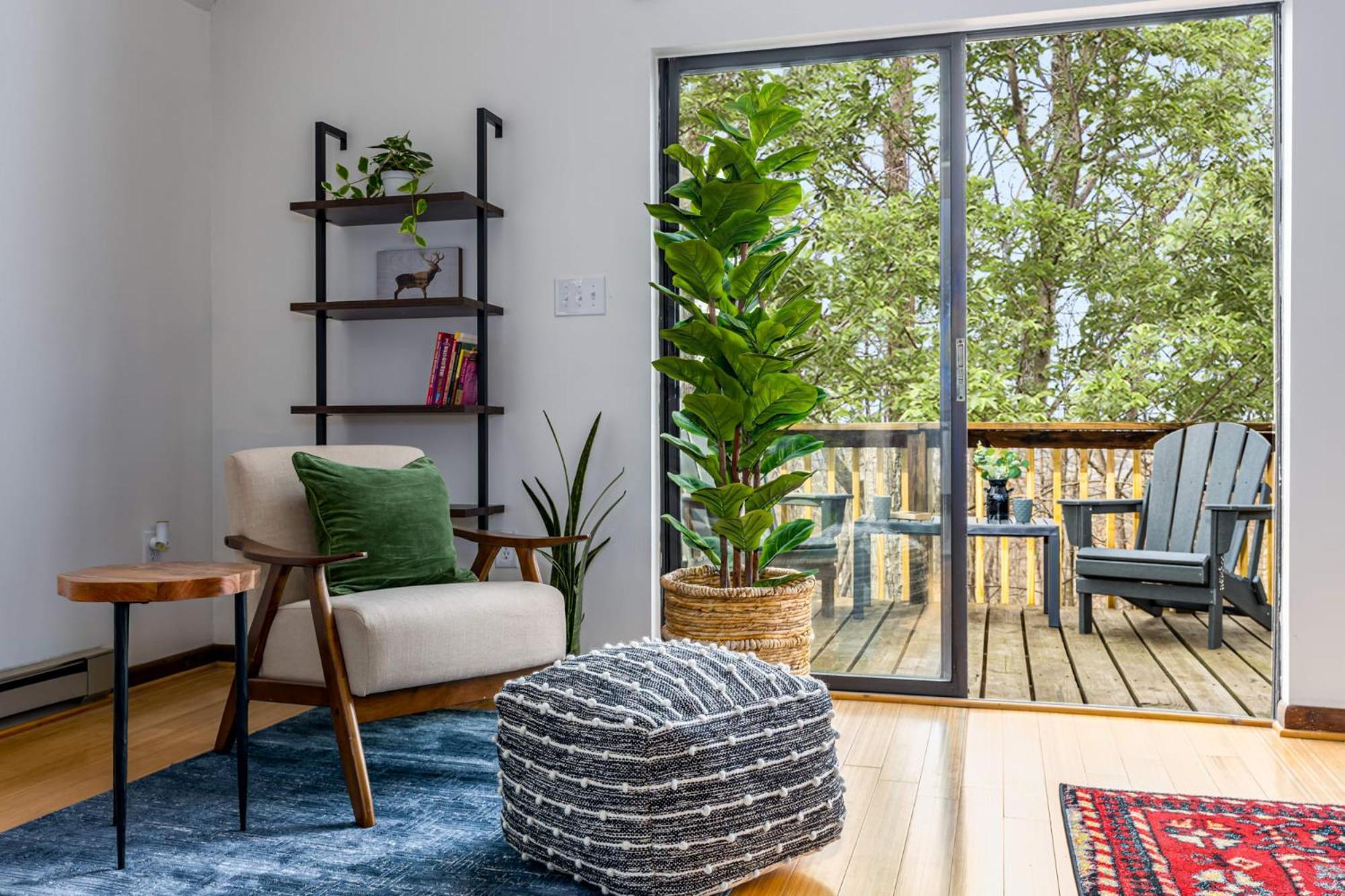 Modern Chalet Cabin W Hot Tub, Deck&Grill, & Wifi! Inwood 外观 照片