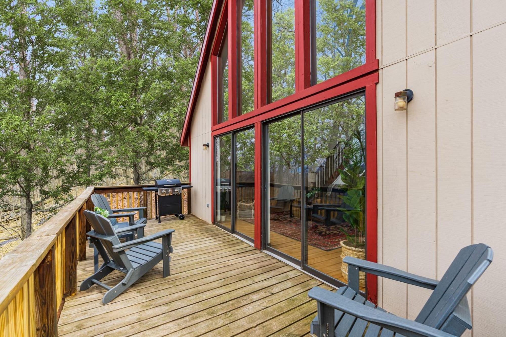 Modern Chalet Cabin W Hot Tub, Deck&Grill, & Wifi! Inwood 外观 照片